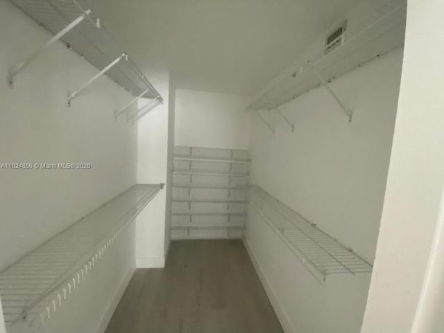 Apartment for sale  Unit #1202 - photo 6182095