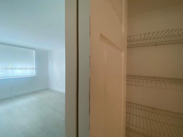 Apartment for sale  Unit #1202 - photo 6182096