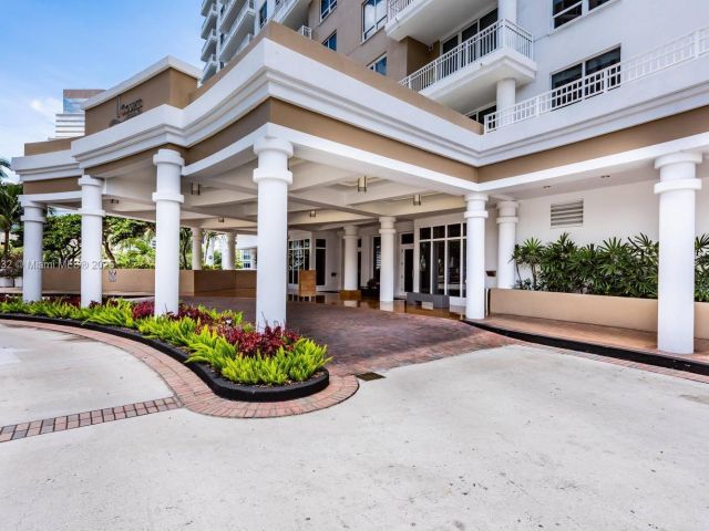 Apartment for sale  Unit #807 - photo 6185311