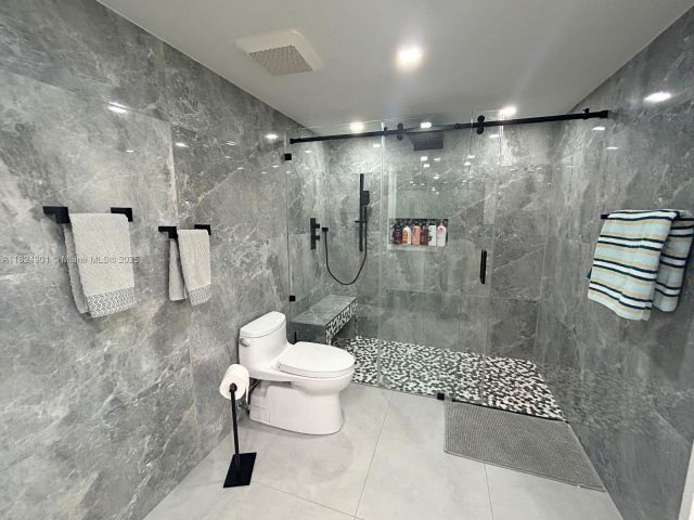 Apartment for sale  Unit #809 - photo 6184521