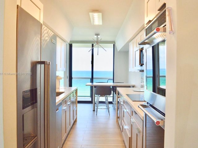 Apartment for sale  Unit #809 - photo 6184532