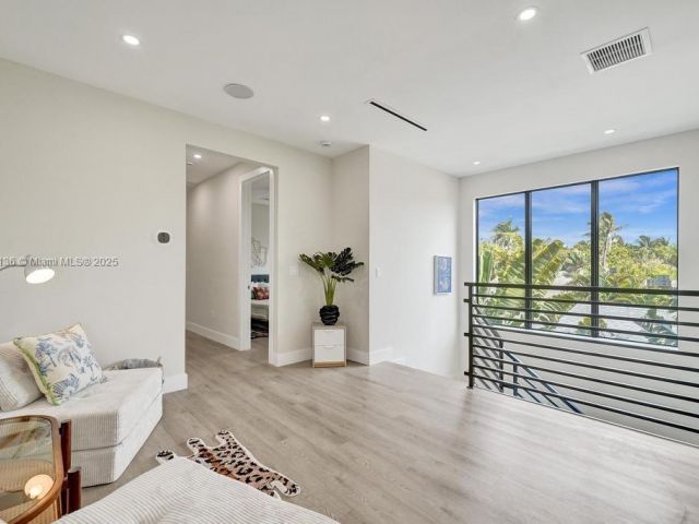 Home for sale at 1101 NE 16th Ter 1 - photo 6180655