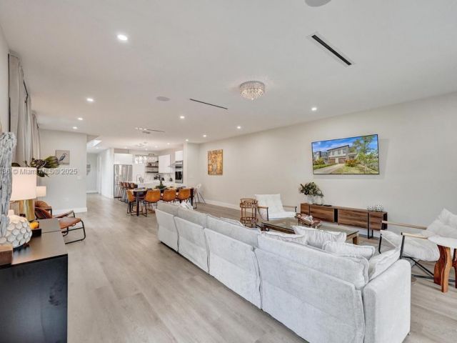 Home for sale at 1101 NE 16th Ter 1 - photo 6180664