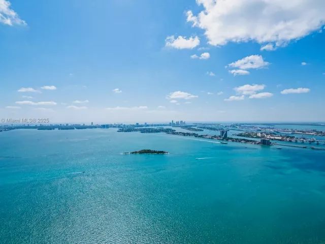 5-bedroom condo for sale in Miami - 700 NE 26th Ter PH-02 - MondialRealty