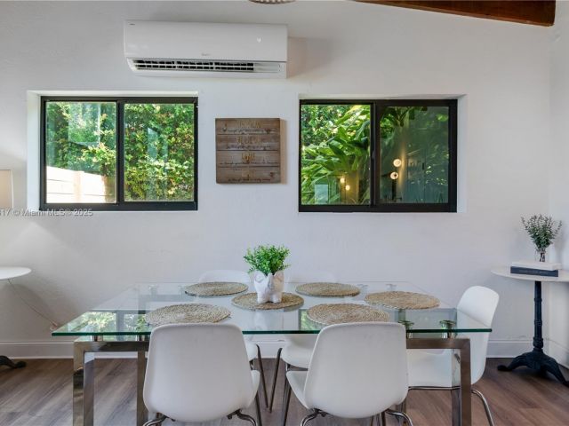 Home for rent at 11534 NE 13th Ave - photo 6181140