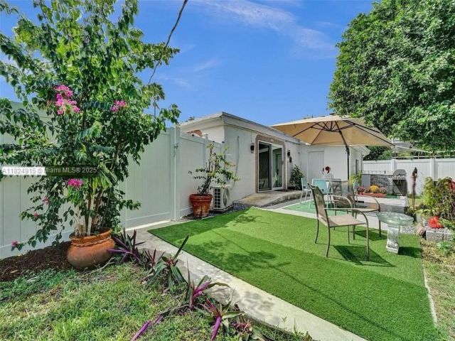 Home for sale at 1607 Moffett St - photo 6182429