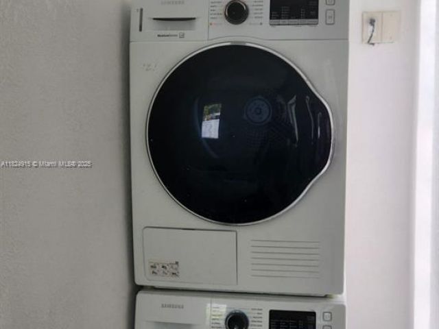 Home for sale at 1607 Moffett St - photo 6182431