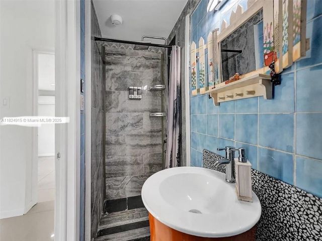 Home for sale at 1607 Moffett St - photo 6182437