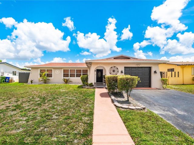 Home for sale at 11700 Sheridan St - photo 6204412