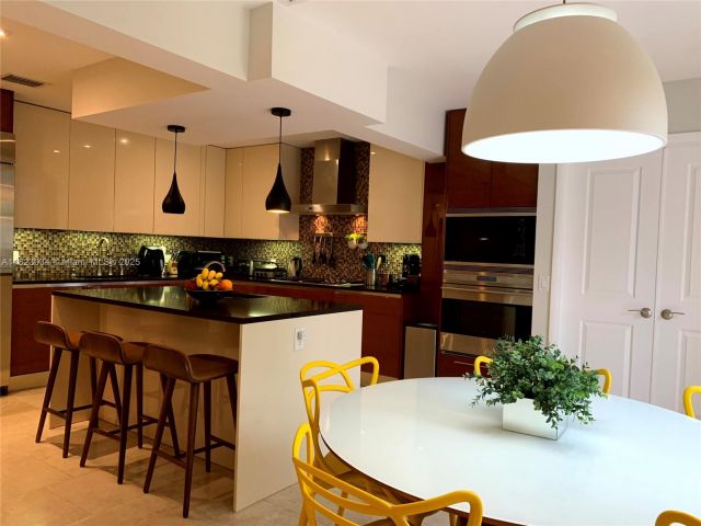 Home for sale at 900 Diplomat Pkwy - photo 6182772