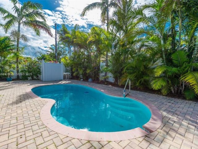 Home for sale at 900 Diplomat Pkwy - photo 6182777