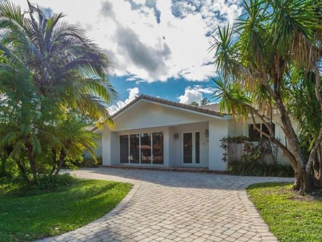 Home for sale at 900 Diplomat Pkwy - photo 6182779