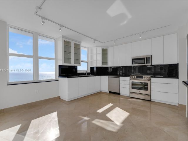 Apartment for sale  Unit #16Y - photo 6196363