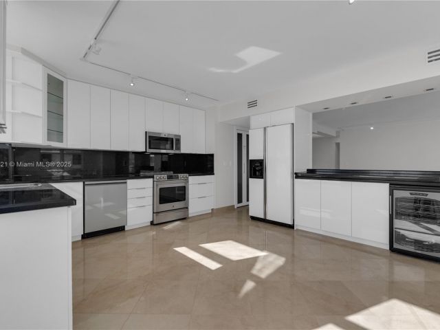 Apartment for sale  Unit #16Y - photo 6196367