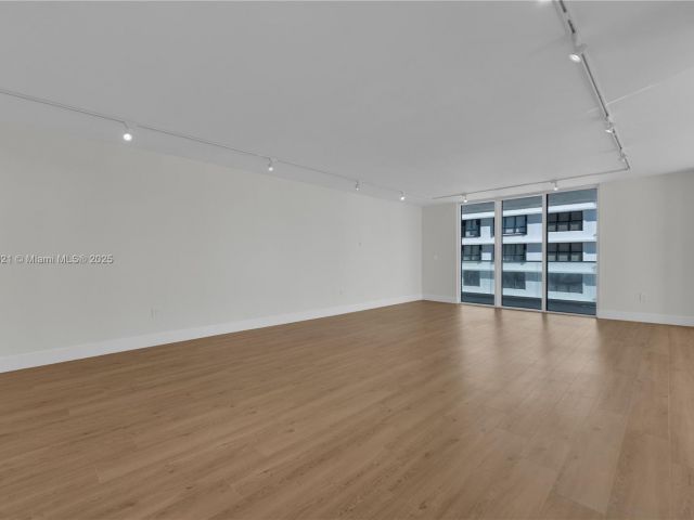 Apartment for sale  Unit #16Y - photo 6196371