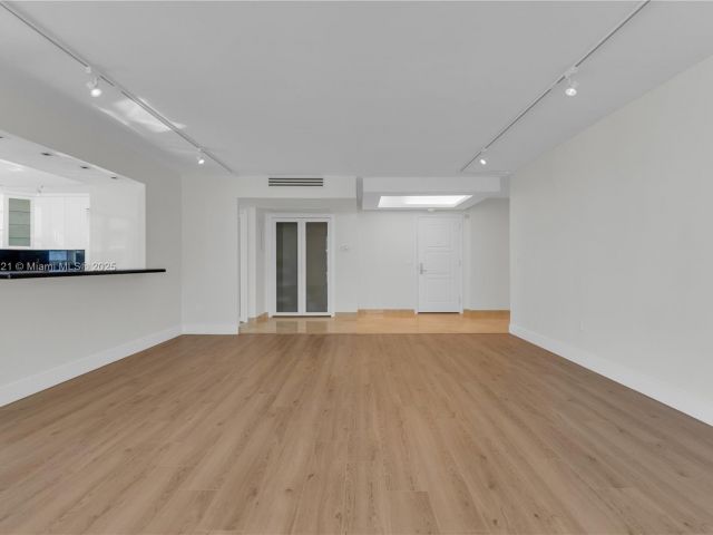 Apartment for sale  Unit #16Y - photo 6196375