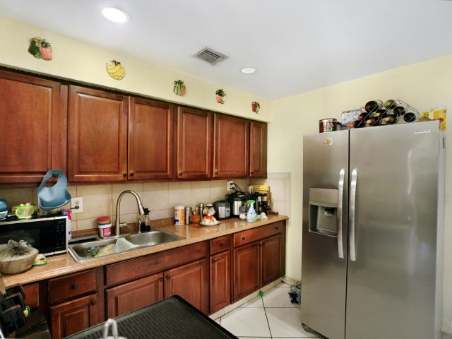 Home for sale at 1395 SW 46 Th Avenue - photo 6184437