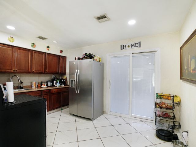 Home for sale at 1395 SW 46 Th Avenue - photo 6184439