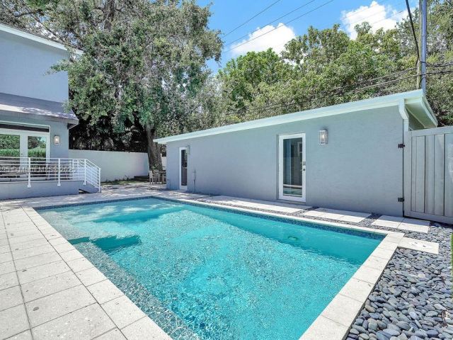 Home for rent at 150 NE 50 A - photo 6183653