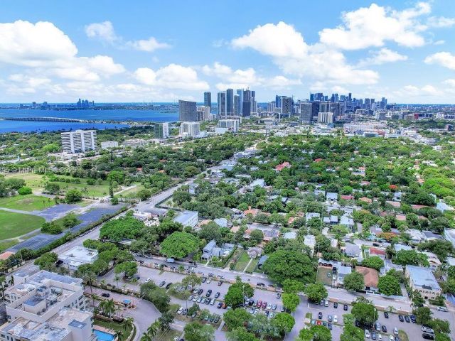 Home for rent at 150 NE 50 A - photo 6183656