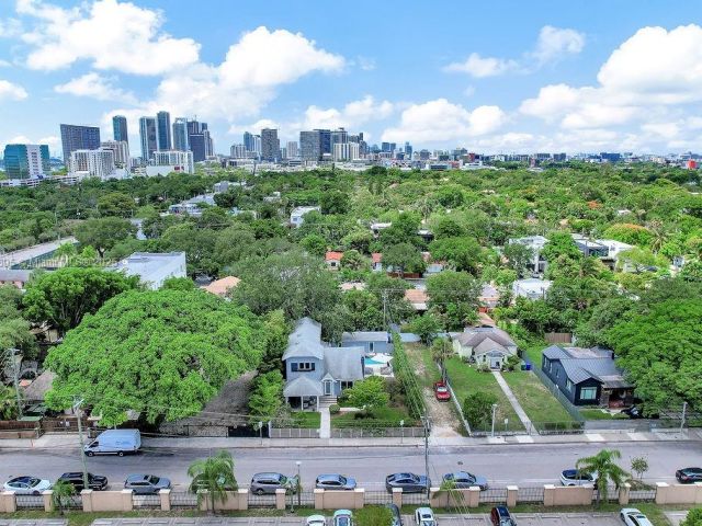 Home for rent at 150 NE 50 A - photo 6183657