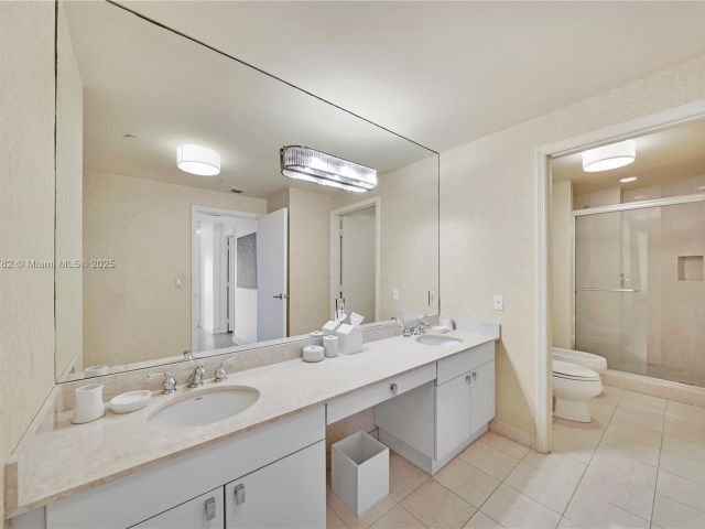 Apartment for sale  Unit #809 - photo 6184541