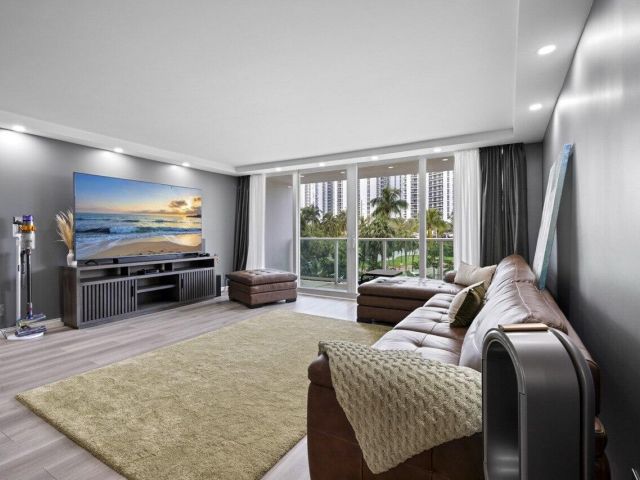 Apartment for sale  Unit #215 - photo 6185471