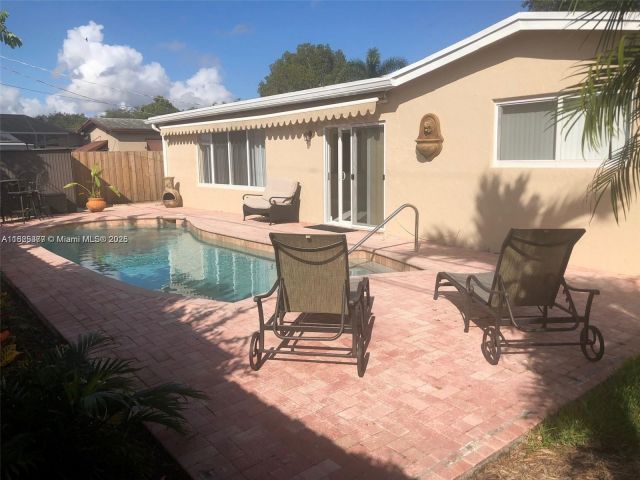Home for sale at 9200 SW 54th St - photo 6230495