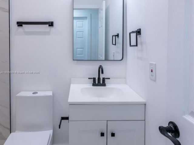 Home for sale at 355 SW 17th Ave - photo 6183127