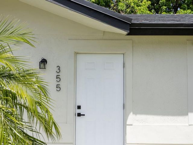 Home for sale at 355 SW 17th Ave - photo 6183141