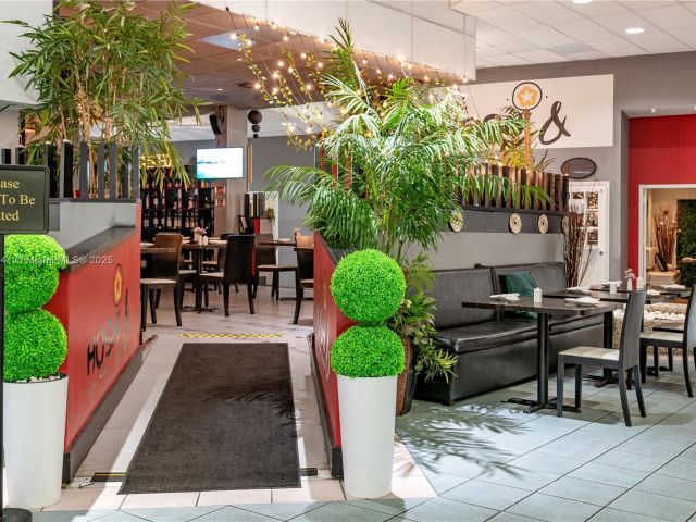 Apartment for sale  Unit #1014 - photo 6195404