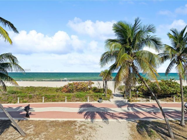 Apartment for sale  Unit #1014 - photo 6195408