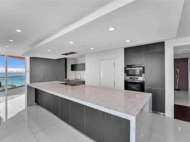 Apartment for sale  Unit #3405 - photo 6205077