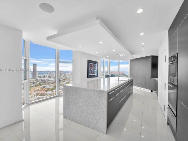 Apartment for sale  Unit #3405 - photo 6205079