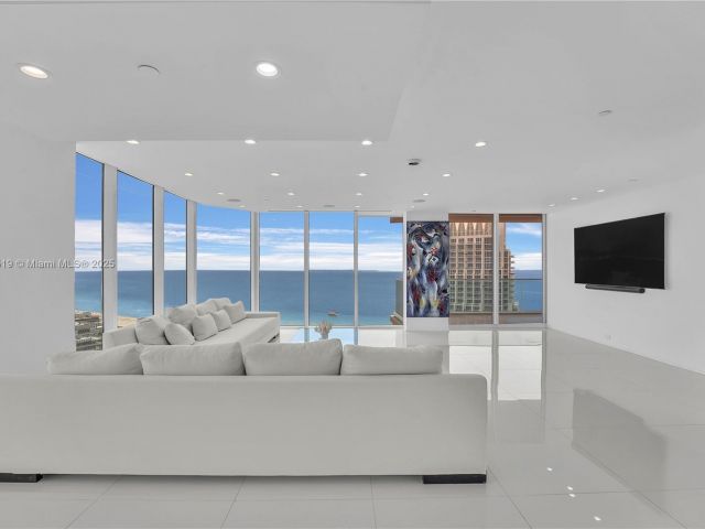 Apartment for sale  Unit #3405 - photo 6205083