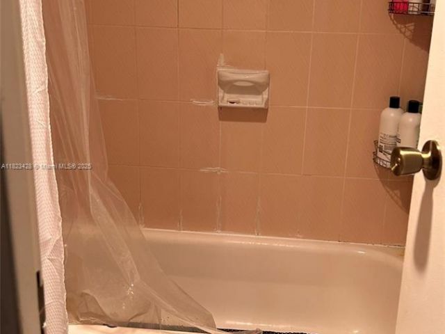 Apartment for sale  Unit #1030 - photo 6185437