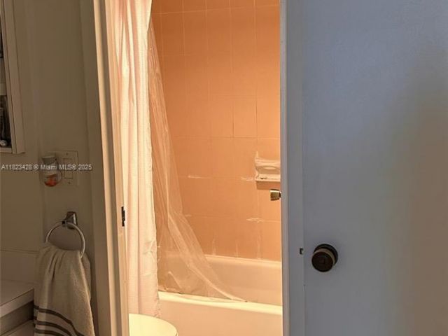 Apartment for sale  Unit #1030 - photo 6185438