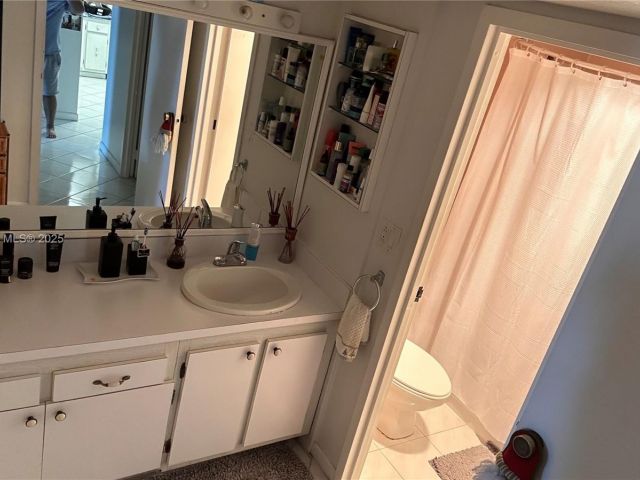 Apartment for sale  Unit #1030 - photo 6185440