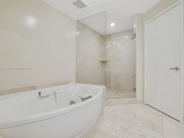 Apartment for sale  Unit #902 - photo 6185726