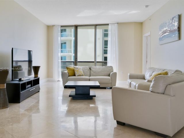 Apartment for sale  Unit #902 - photo 6185734