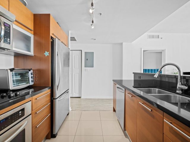 Apartment for sale  Unit #2210 - photo 6185532