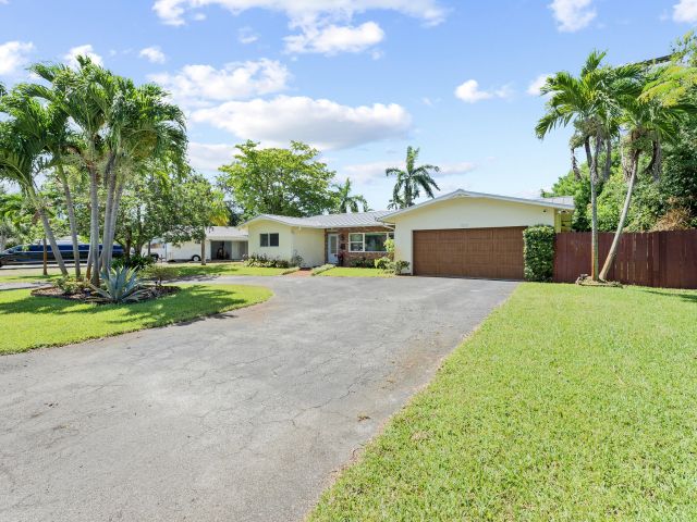 Home for sale at 550 NE 5th Street - photo 6249502