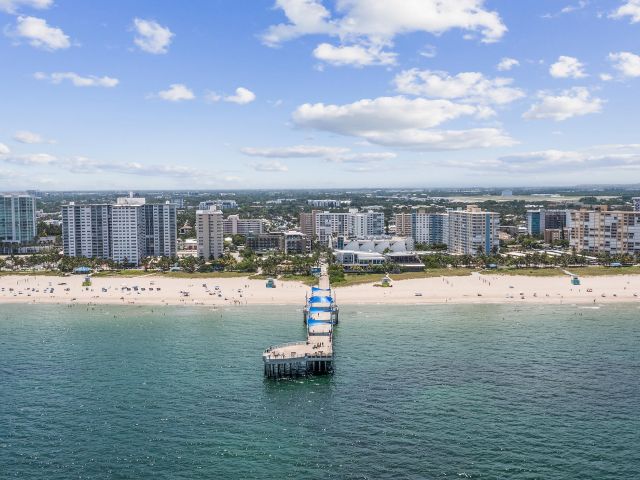 Home for sale at 550 NE 5th Street - photo 6249506