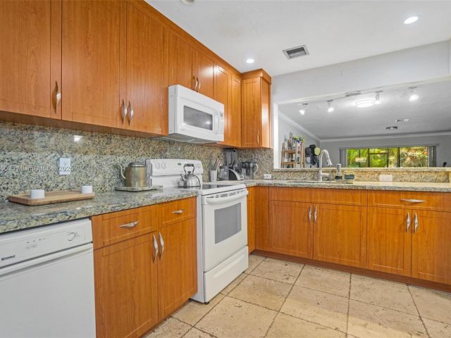 Home for sale at 3538 Estepona Ave D-2 - photo 6186387