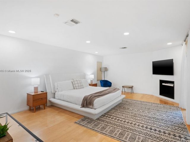 Home for sale at 413 Holiday - photo 6184676