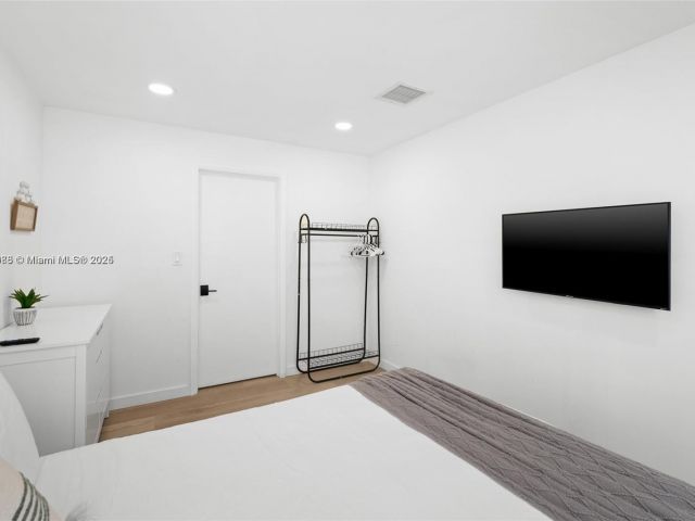 Home for sale at 413 Holiday - photo 6184678