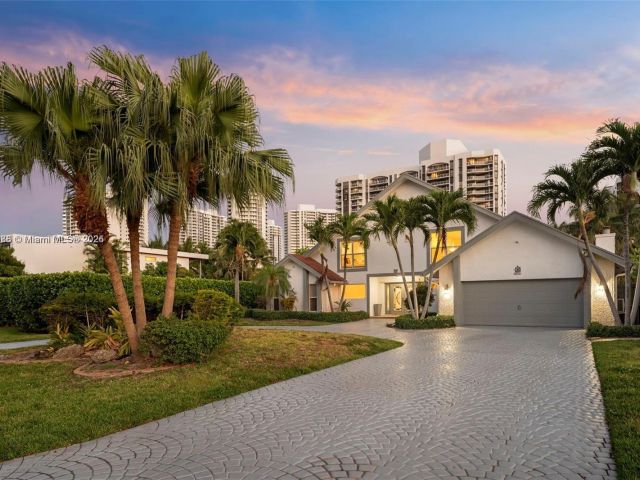 Home for sale at 413 Holiday - photo 6184694