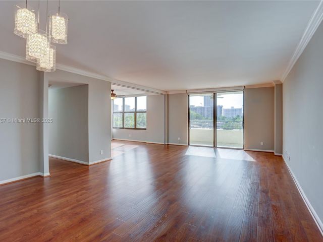 Apartment for sale  Unit #405 - photo 6193420