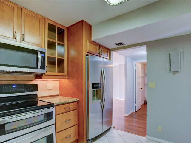 Apartment for sale  Unit #405 - photo 6193423