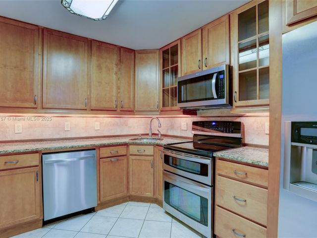 Apartment for sale  Unit #405 - photo 7443169